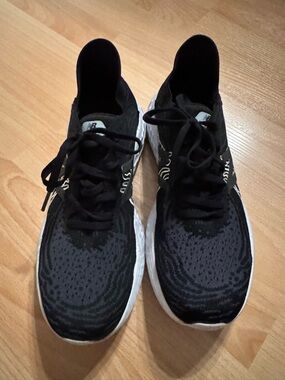 New Balance Fresh Foam 1080 women size 9